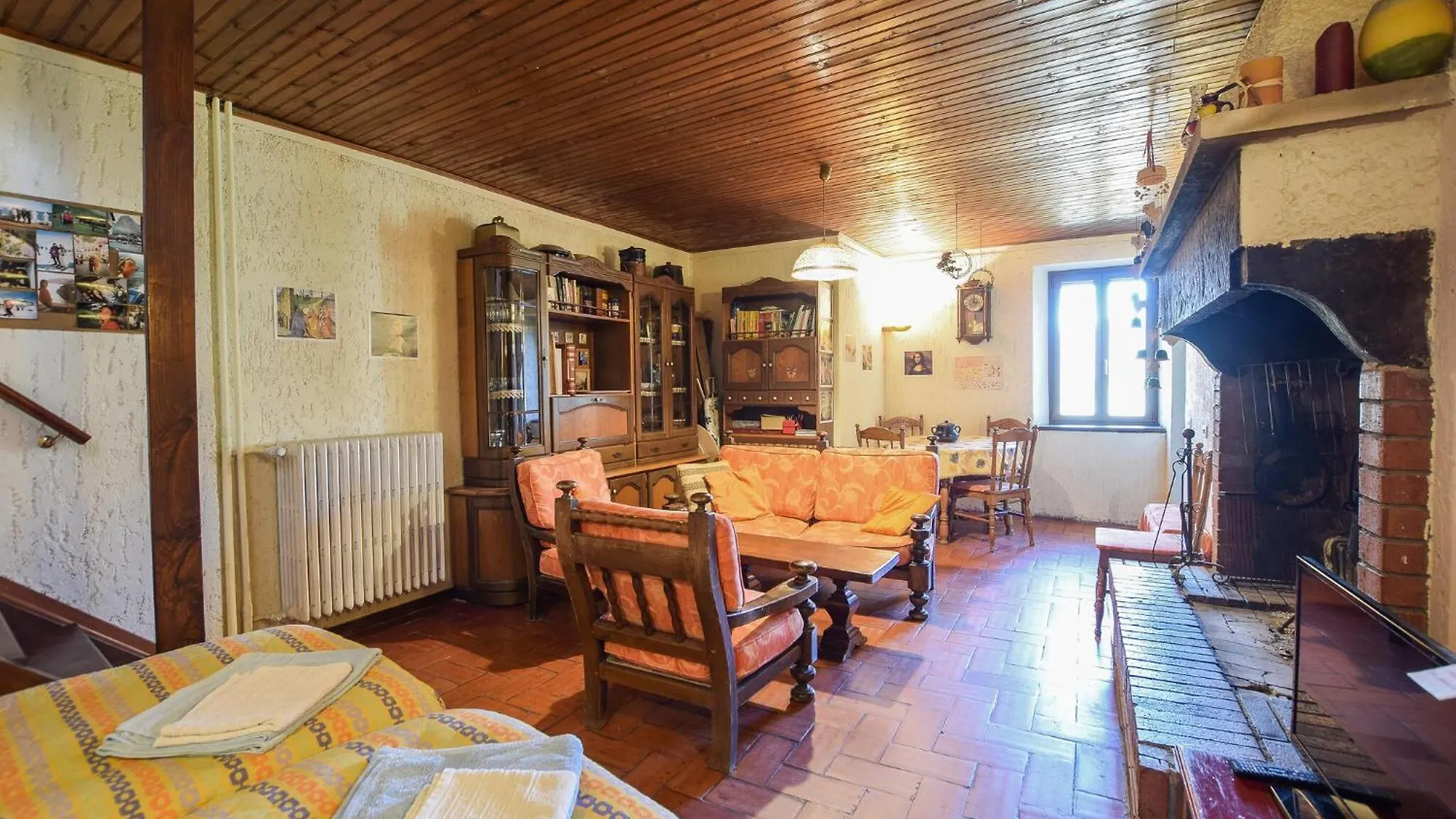 Stunning Home In Arezzo With Kitchen