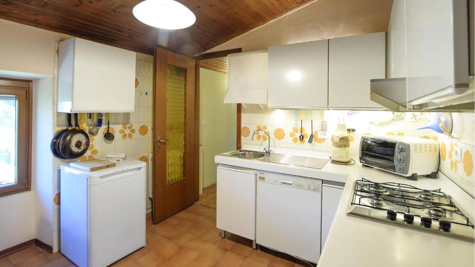 Stunning Home In Arezzo With Kitchen 0*,